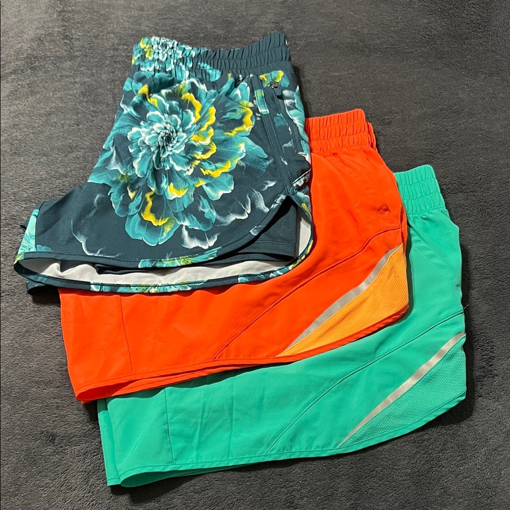Lot of 3 athletic shorts women’s medium Athletic Works and Avia floral solid